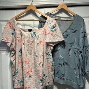 Flowers all day long with these 2 colourful tops!